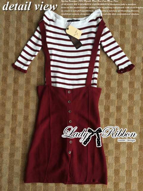 SAlE++D7446**set ผ้าไหมพรมทอลายทางสีแดง ตัวนี้จะเหมือนกับเป็นเอี๊ยมหน่อยๆนะคะ คือมีสายคาดจากไหล่ไปถึงกระโปรงน่ารักมากๆ ช่วงตัวเสื้อเป็นแขนสามส่วน ทอลายทางสีแดง-ขาว ช่วงกระโปรงที่เป็นเหมือนใส่เอี๊ยมเป็นสีแดงทั้งหมด ติดกระดุมด้านหน้า ผ่าหน้าด้วยแต่ไม่สูงค่ะ