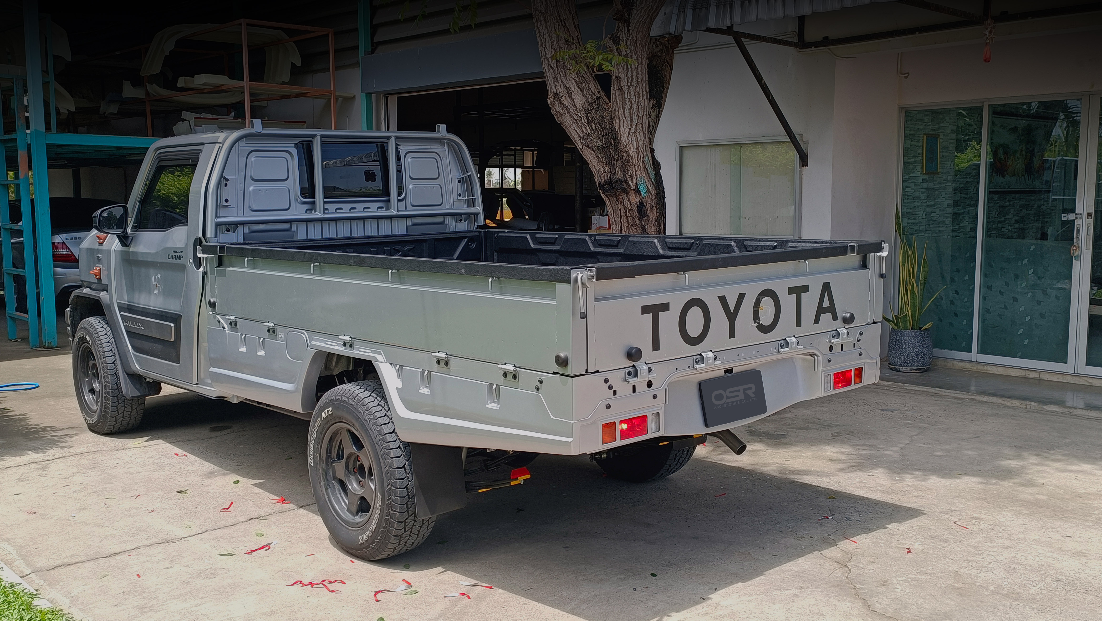 ชุดแต่งรถ-สเกิร์ต-อุปกรณ์แต่งรถ Toyota Hilux Champ 2023