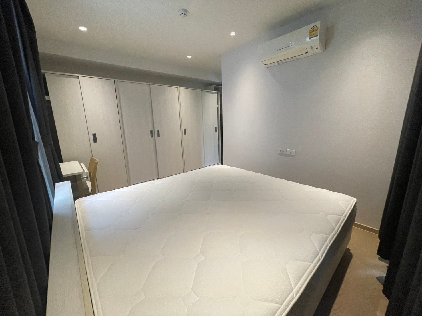 83483-ให้เช่าคอนโด รูเนะสุ ทองหล่อ 5 พร้อมอยู่ กรุงเทพ