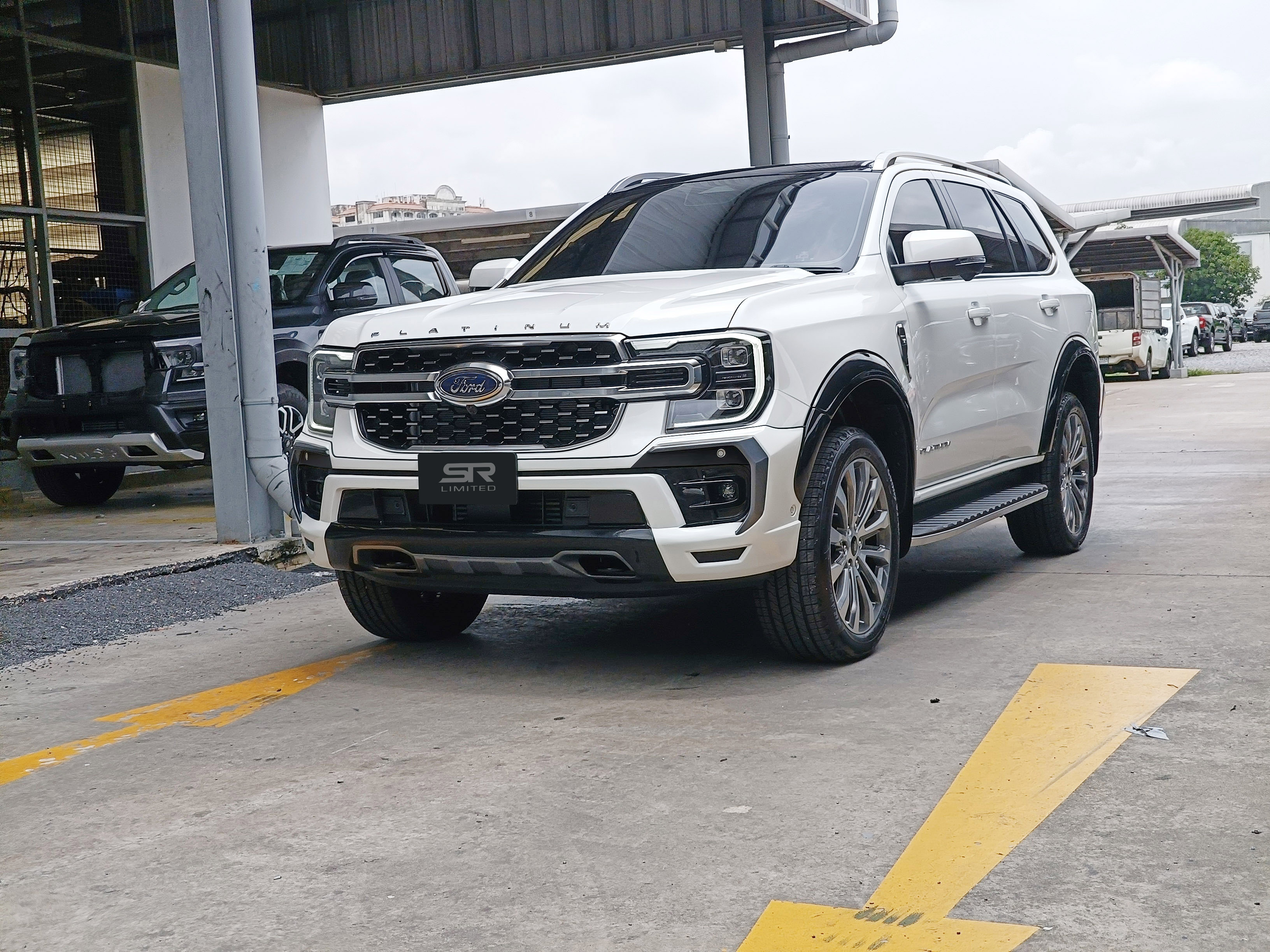 ชุดแต่งรถ-สเกิร์ต-อุปกรณ์แต่งรถ Ford Everest 2022 2023 2024 Next-Gen ทรง SR-Limited