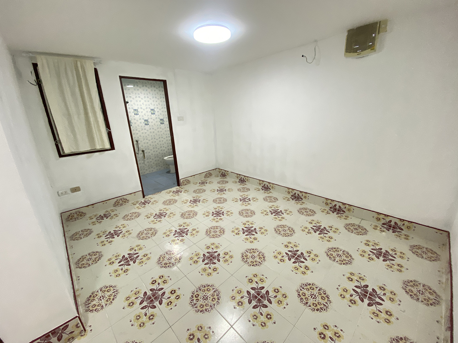 81588-ขายทาวน์เฮ้าส์ หมู่บ้านศิลาทอง เสม็ด ชลบุรี