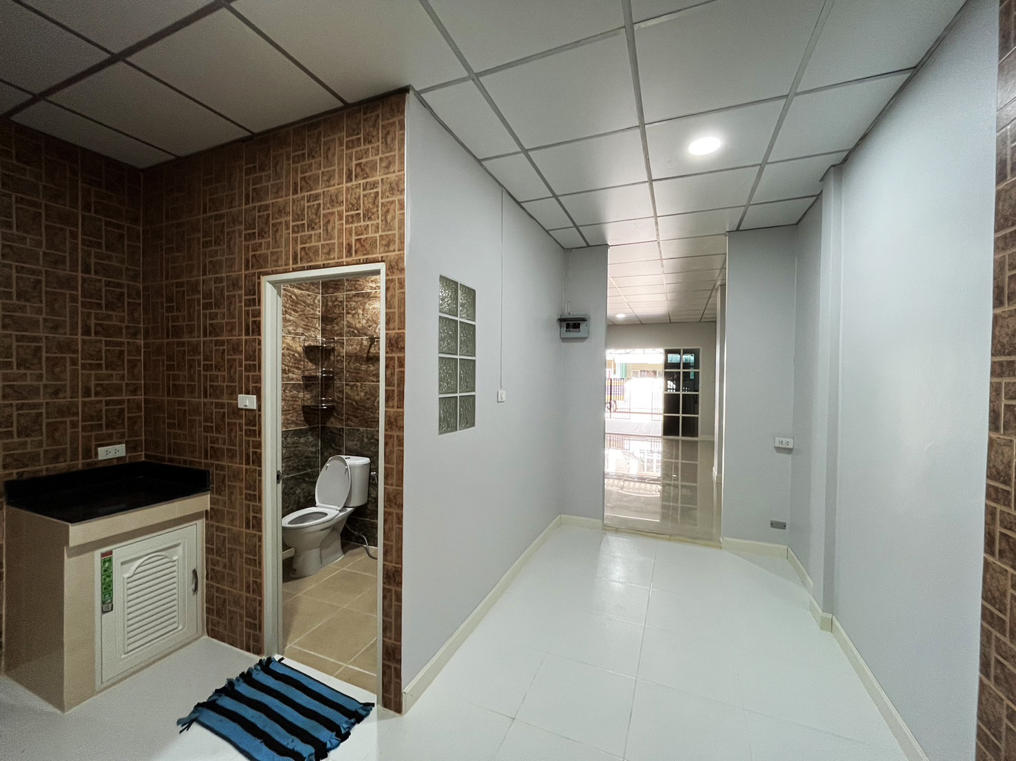 76997-ขายทาวน์เฮ้าส์ หมู่บ้านเลิศอุบล คลองห้า ใกล้มอเตอร์เวย์ถนนกาญจนาภิเษก ลำลูกกา ปทุมธานี