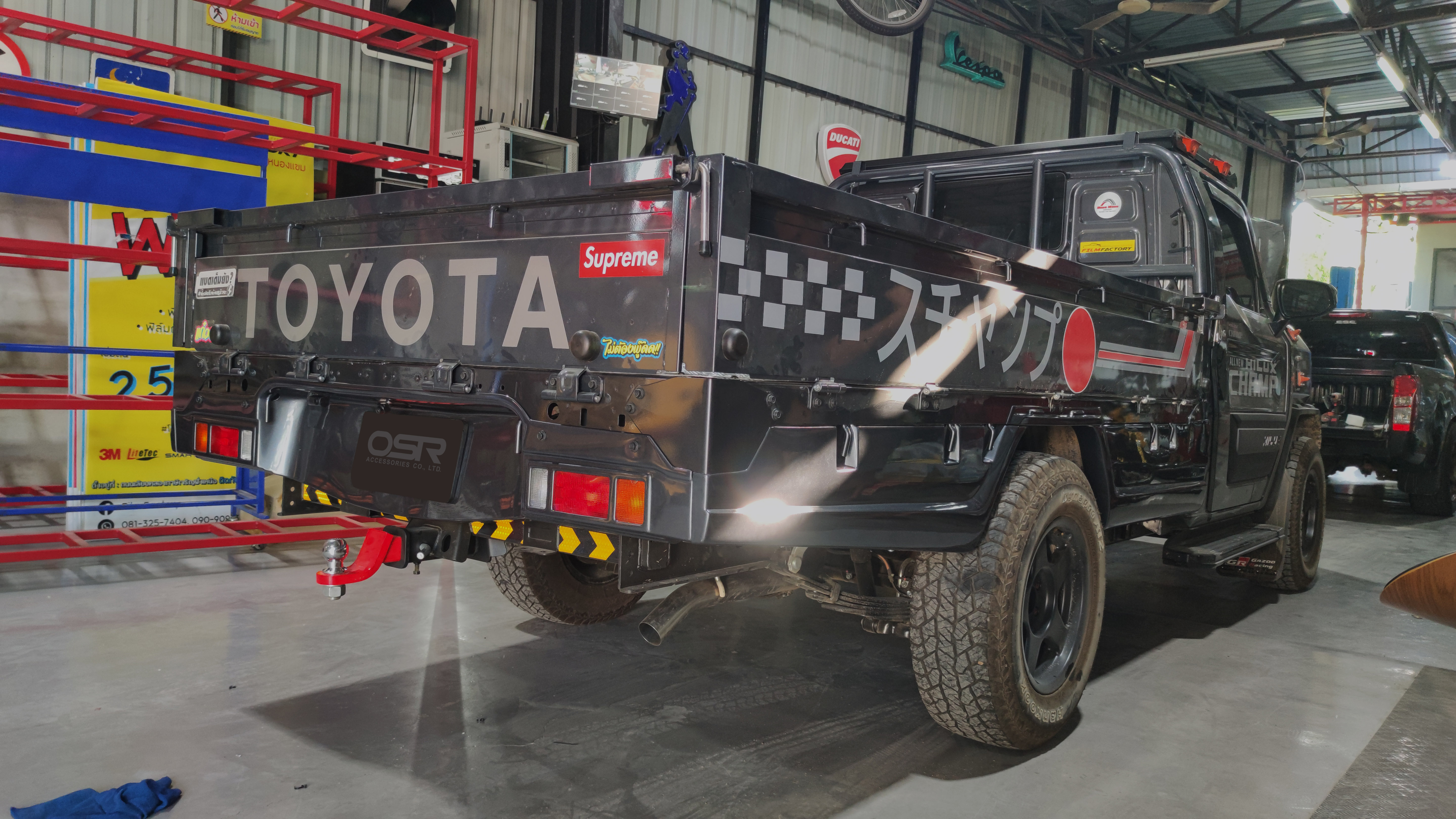 ชุดแต่งรถ-สเกิร์ต-อุปกรณ์แต่งรถ Toyota Hilux Champ 2023