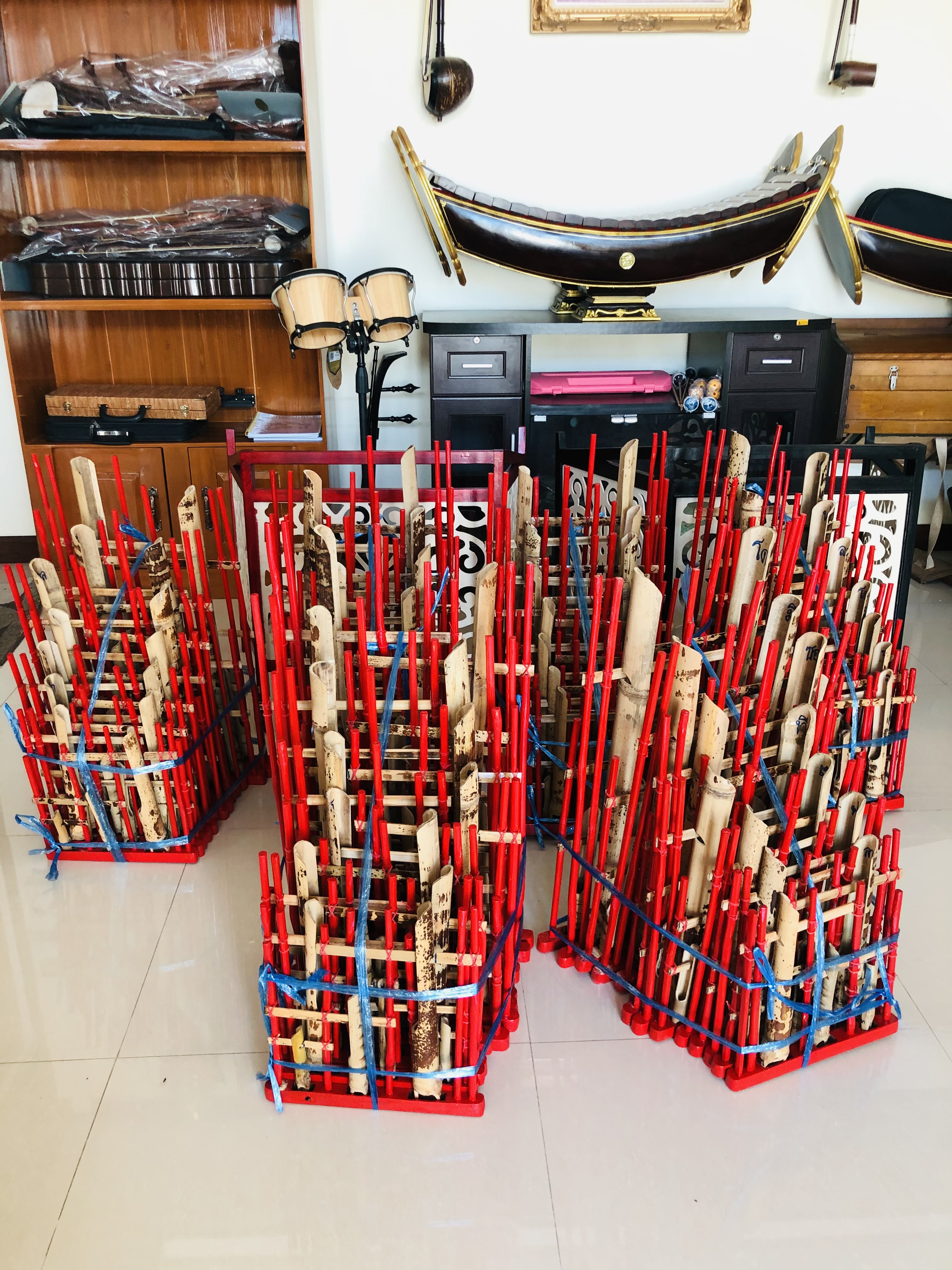 อังกะลุง ราคา 7,390 - 7,990 - 8,500สนใจติดต่อ Line: @bdc_music โทร. 086-2032849