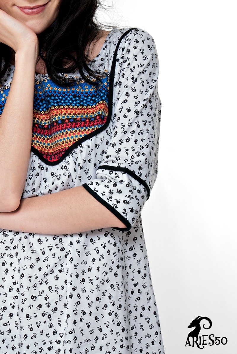 Sale++Aries50** A00160012**Amish****ชุดเดรสลายดอกไม้ห้นาหลัง คอกลม แขนสามส่วน ตัดต่อช่วงอกและปลายแขน ทรงเอ ใส่สบาย เนื้อผ้า Cotton100% Color : 3 สี WHT – ขาว LPK – ชมพูอ่อน CRM - ครีม F อก 35" / สะโพก 42" / ยาว 33" / วงแขน 17" / แขนยาว