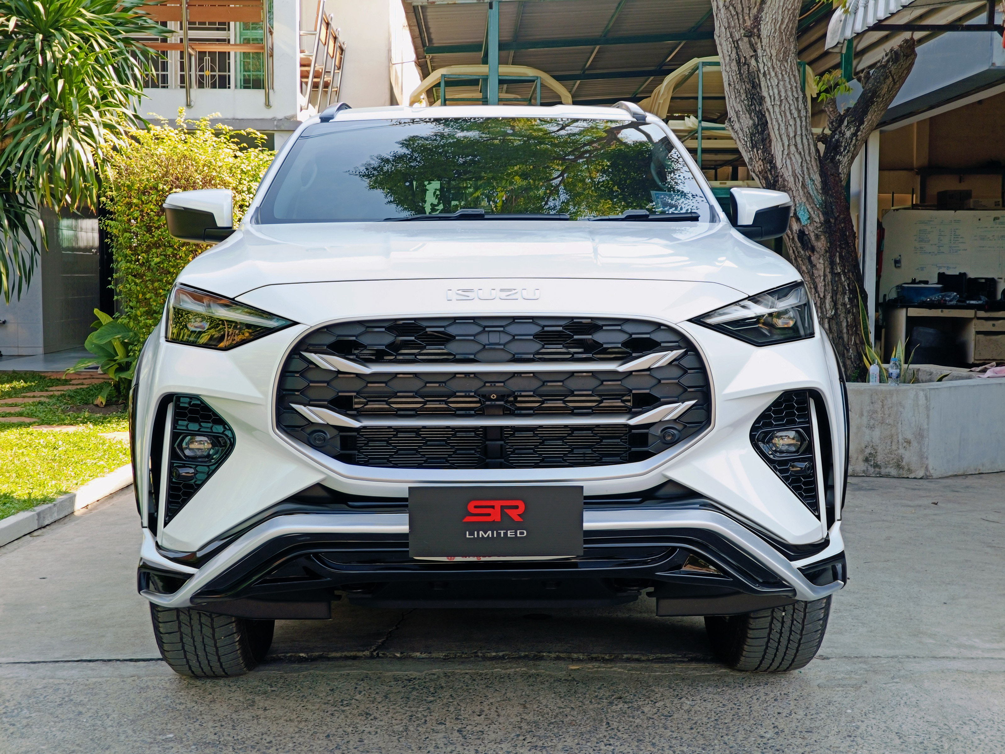 ชุดแต่งรถ All New Isuzu Mu-X 2024-2025 "SR-Limited"