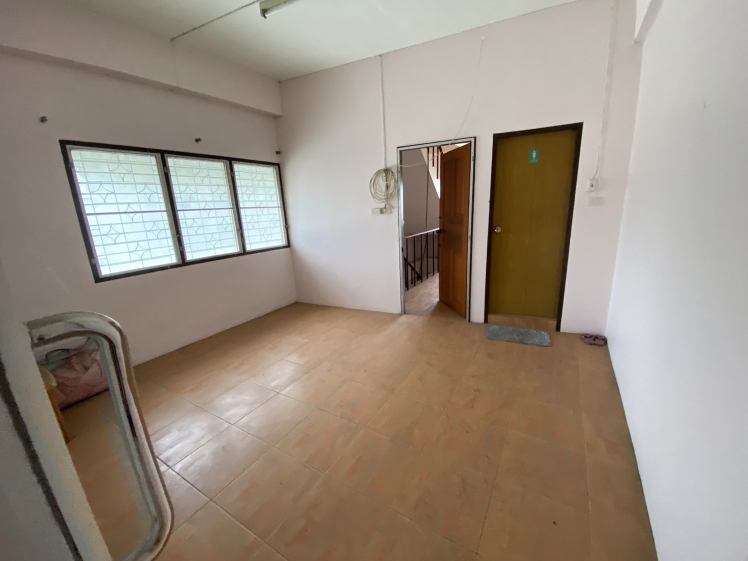 73628-ขายอาคารพาณิชย์ ถนนพระยาสัจจา แยกคีรี ชลบุรี