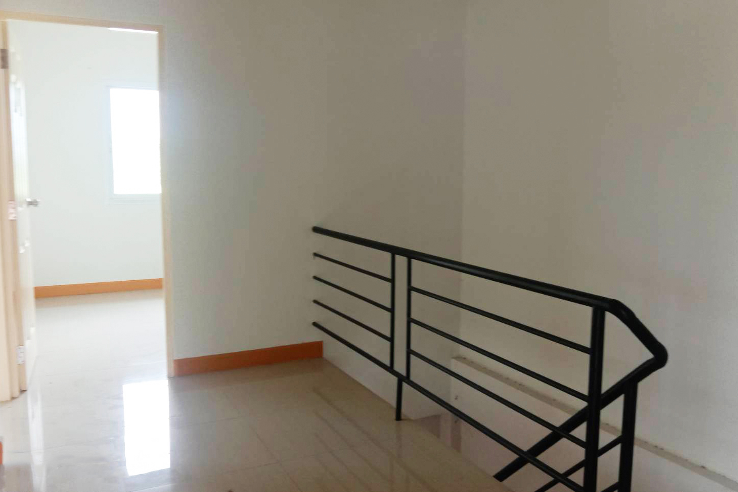 73619-ขายทาวน์เฮ้าส์ หมู่บ้านฟ้าใสวิลล์ อมตะนคร พานทอง ชลบุรี