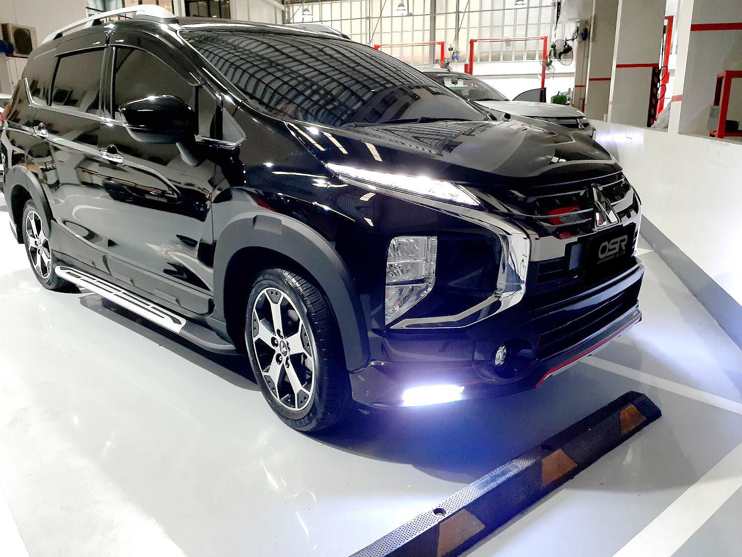 ชุดแต่งรถ Mitsubishi Xpander Cross ทรง X-Treme