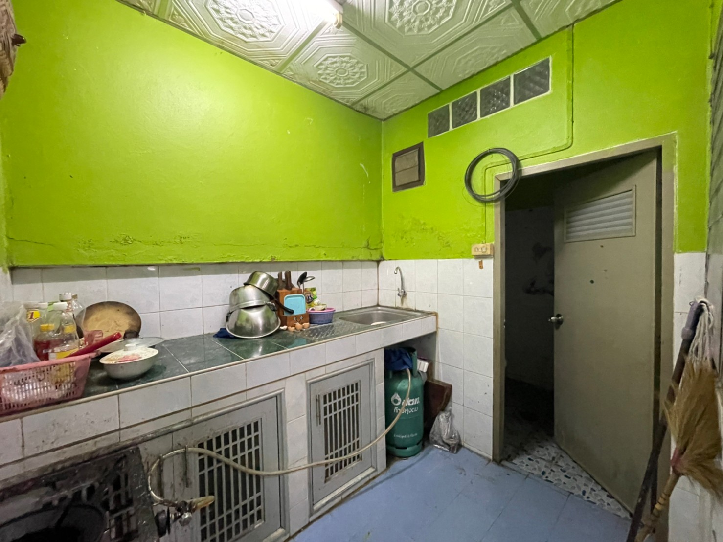 76983-ขายทาวน์เฮ้าส์ หมู่บ้านรัตนาวดี ใกล้รถไฟฟ้า เซ็นทรัลเวสต์เกท บางบัวทอง นนทบุรี