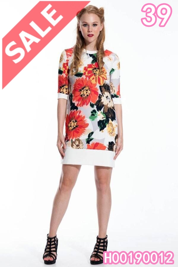 Sale++ Hers Limited**H00190012**Charm**เดรสผ้าโพลีเนื้อหนาผสมสแปนเด็กซ์ ลายดอกไม้หลากสี แขนสามส่วน เย็บเก็บเกร็ดช่วงคอ ตัดต่อด้วยผ้าสีขาว ช่วงคอ ปลายแขนและชายกระโปรง มีกระเป๋าข้าง Color : สี ORG – ส้ม Size : L อก 39"/ เอว 39"/ สะโพก 43"/ ยา
