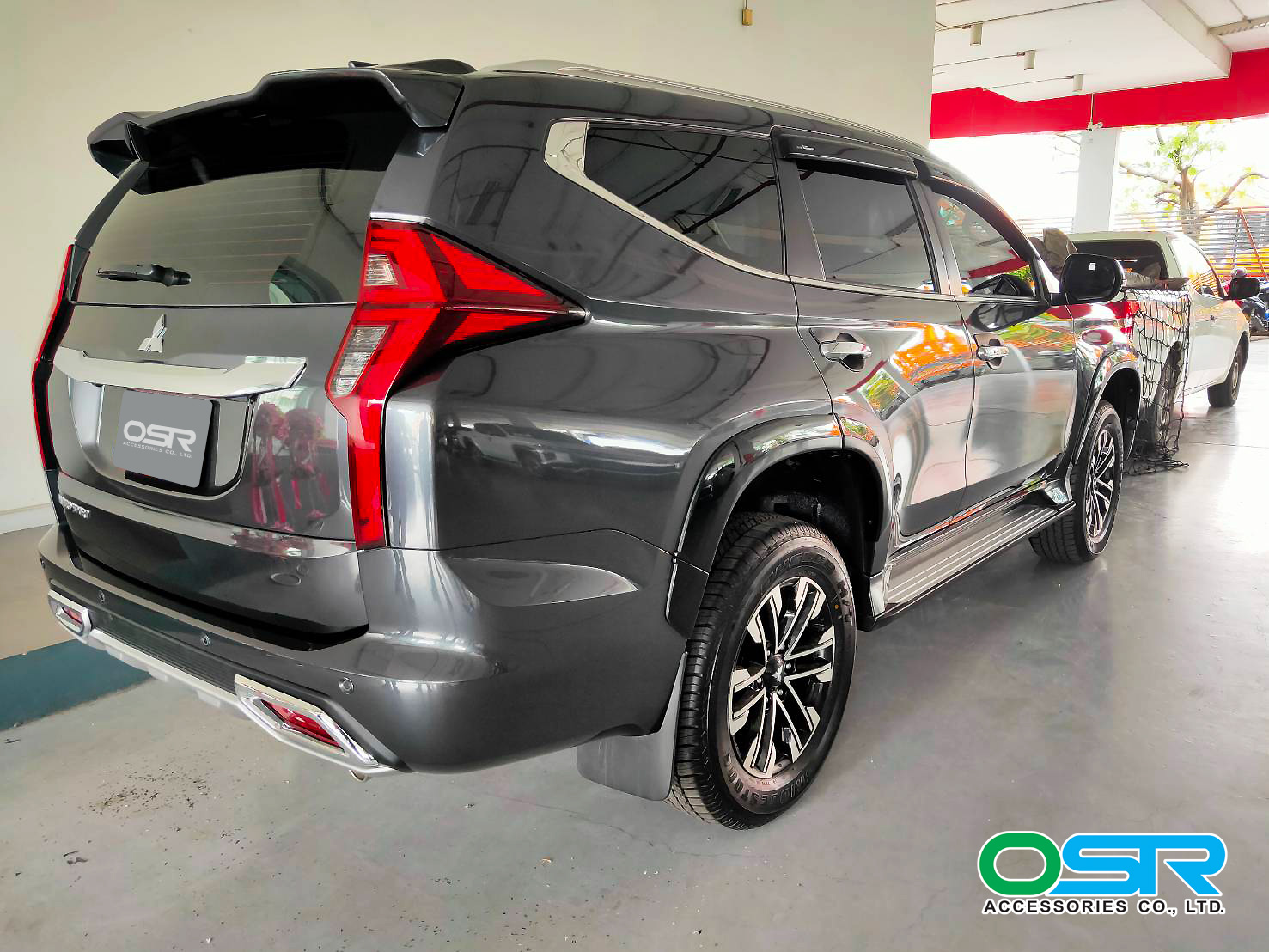 ชุดแต่งรถ-สเกิร์ต-อุปกรณ์แต่งรถ New Mitsubishi Pajero Sport 2020 ทรงศูนย์ (OEM) By OSR