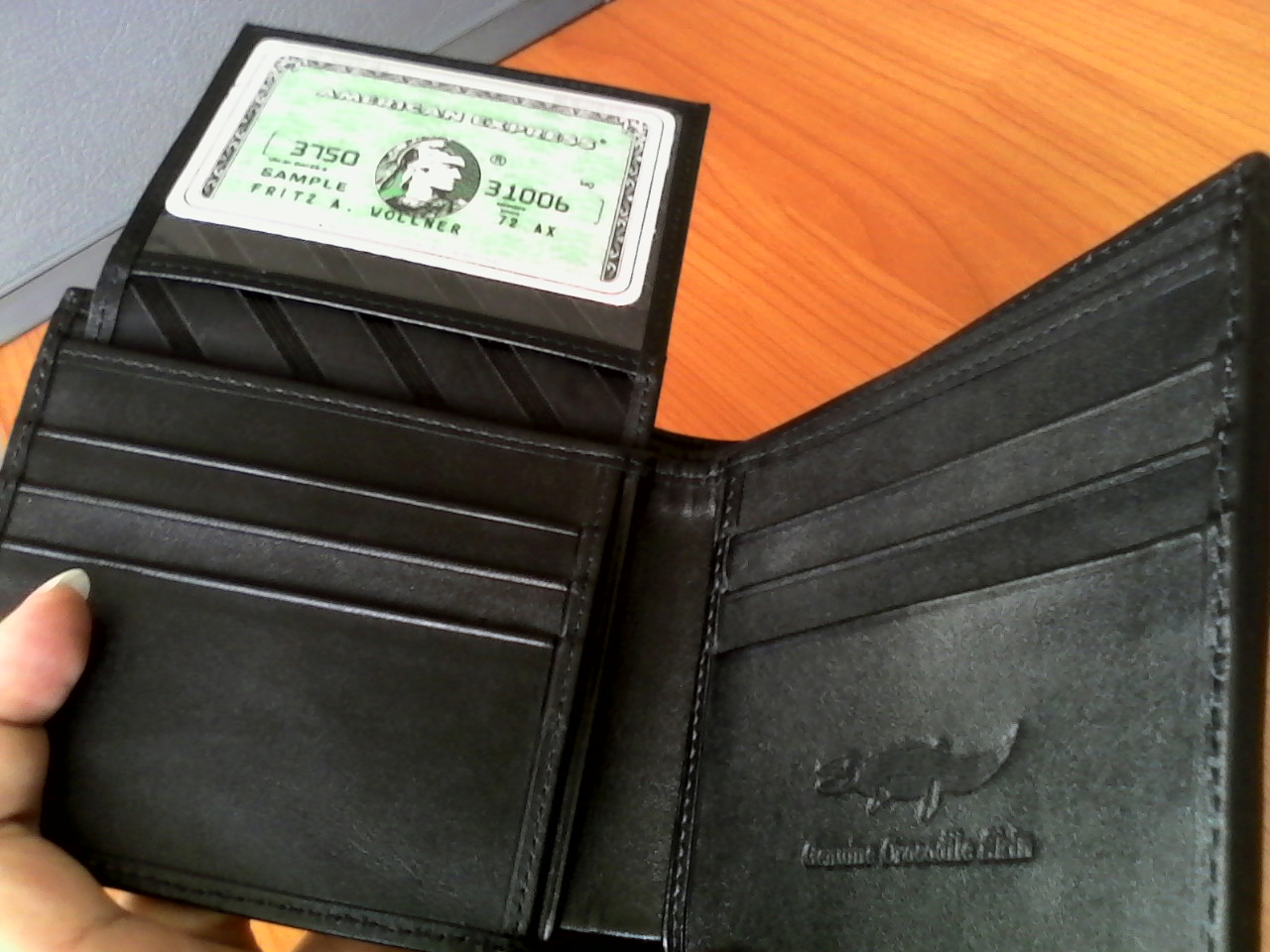 กระเป๋าหนังจระเข้แท้(หนังท้อง) สีดำ