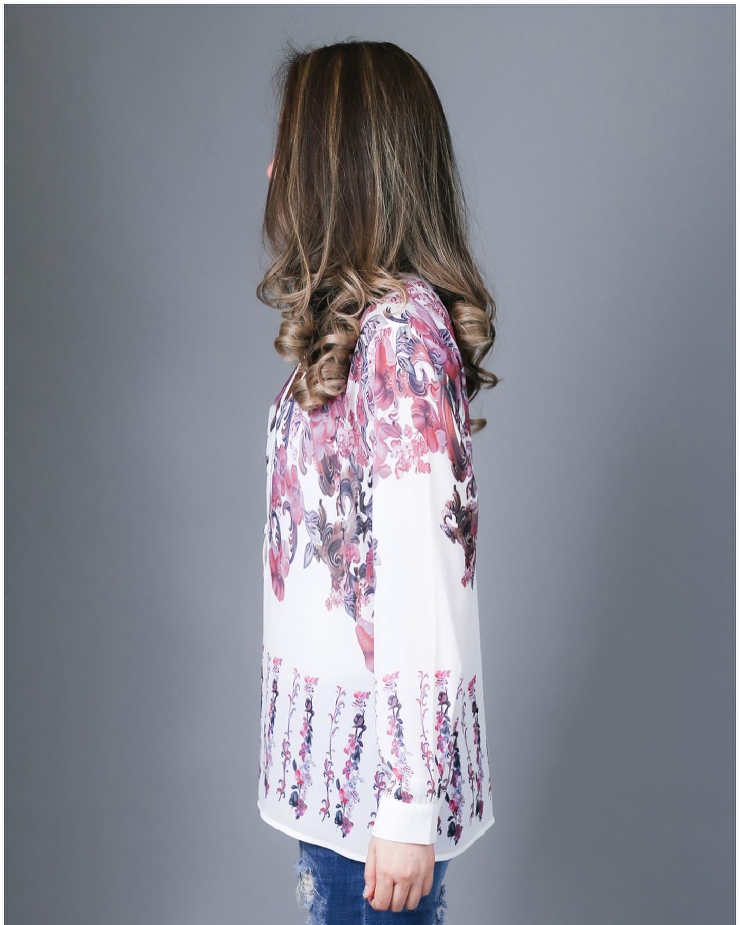 Sale+++#Blueberry Nights B3655 เสื้อทูนิคเชิ้ตแขนยาวพิมพ์ลายทั้งตัว ผ้าโพลีเอสเตอร์ผสมชีฟองเนื้อนุ่มสวยสุดหรู ผ้าเนื้อดีสัมผัสนุ่มใส่สบายมากๆค่ะ ดีเทลผ้าพิมพ์ลายทั้งตัวสวยคมชัดสีสดใสเกรดพรีเมี่ยม แพทเทิร์นคอวีทูนิคกระดุมหน้า3เม็ด ปลายแขนเชิ้ตติดกระดุม &#x