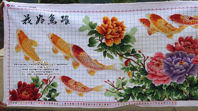 ดอกโบตั๋นและภาพวาดตกแต่งปลาคาร์พ ครอสติสปักสำเร็จ