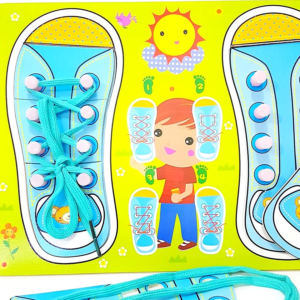 ของเล่นเสริมพัฒนาการ ของเล่นไม้ชุด ร้อยเชือกรองเท้า