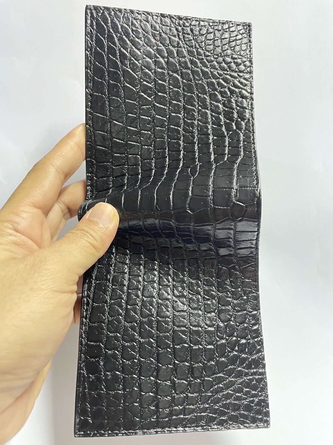 กระเป๋าหนังจระเข้แท้ หนังท้อง