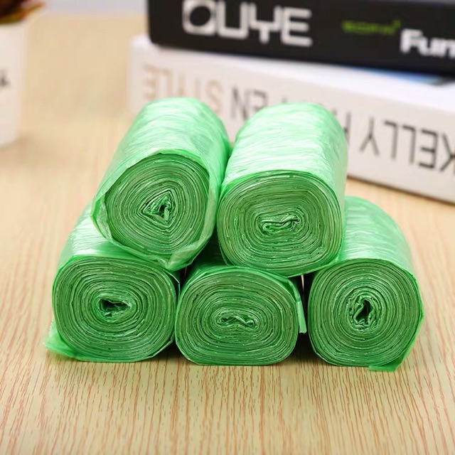 ถุงขยะ พกพา ถุงขยะขนาด 45×50 (รวมสี คือร้านสุ่มสีให้ ในแพคเป็นสีเดียวกันทั้งห้าม้วน) เหลือแคสีม้วง