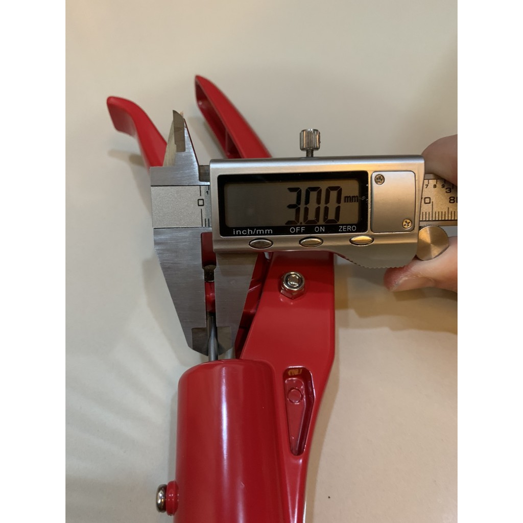 รุ่นใหม่ อุปกรณ์จับงู คีมจับงู ที่จับงู ไม้จับงู ยาว 1.1-1.5 เมตร ยืดหดได้ ฟรีถุงมือและถุงผ้าสำหรับจับงู มูลค่า350บาท