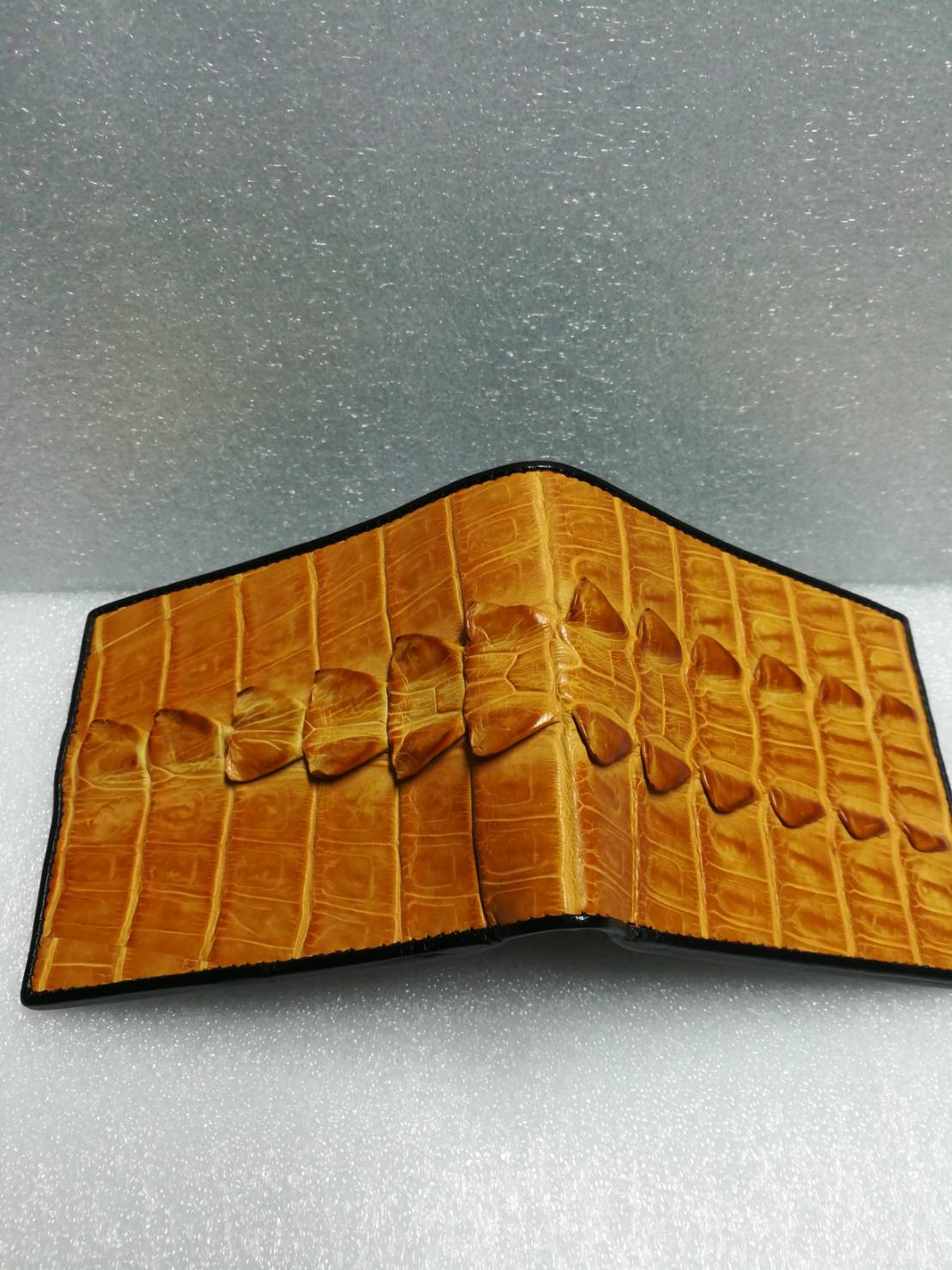 กระเป๋าหนังจระเข้แท้(กระดูกหาง)