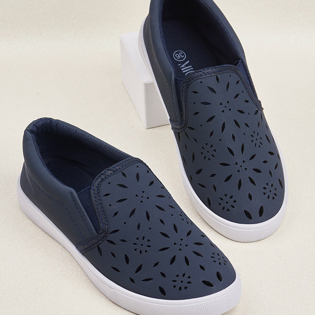 !!สินค้าขายดี!! รองเท้าผ้าใบสำหรับสุภาพสตรี Women's Slip On Shoes