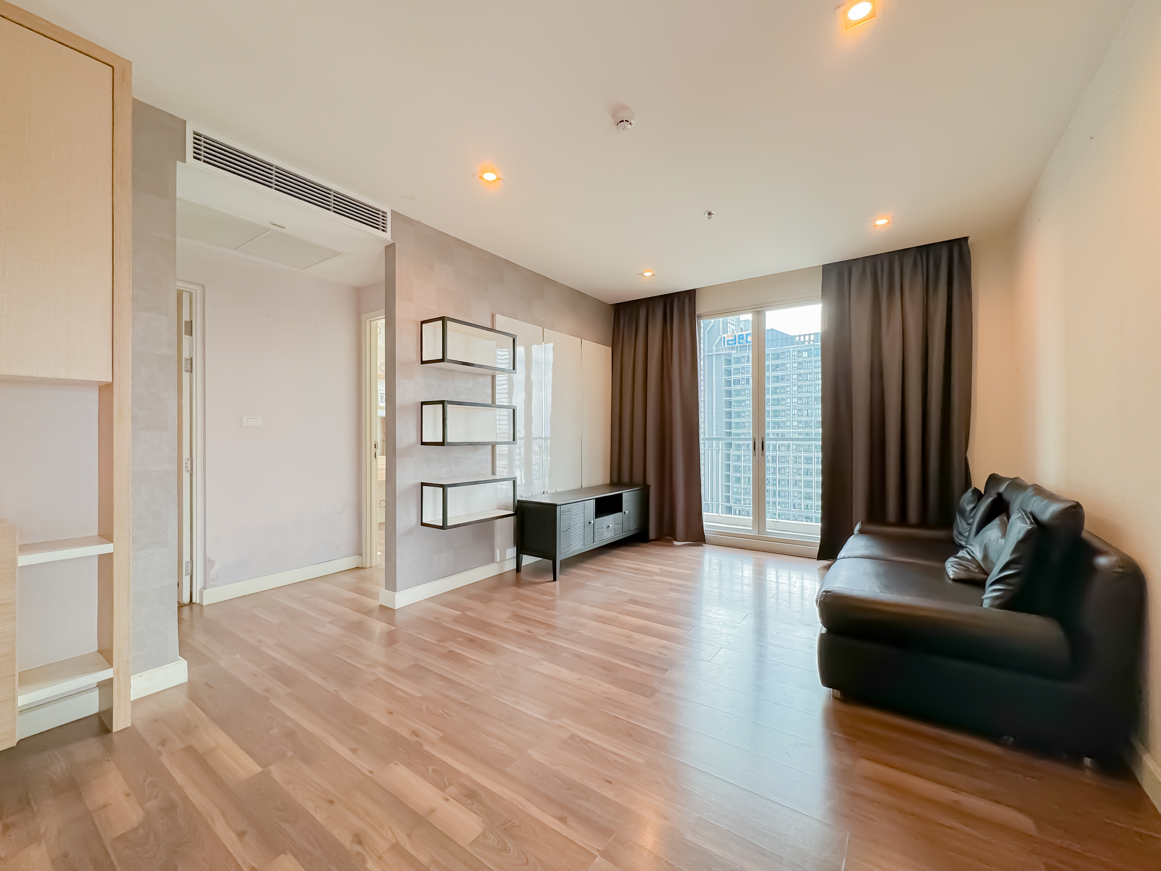 72249-ขายคอนโด The Room สาทร-ตากสิน ใกล้ BTS ตากสิน ธนบุรี กรุงเทพ