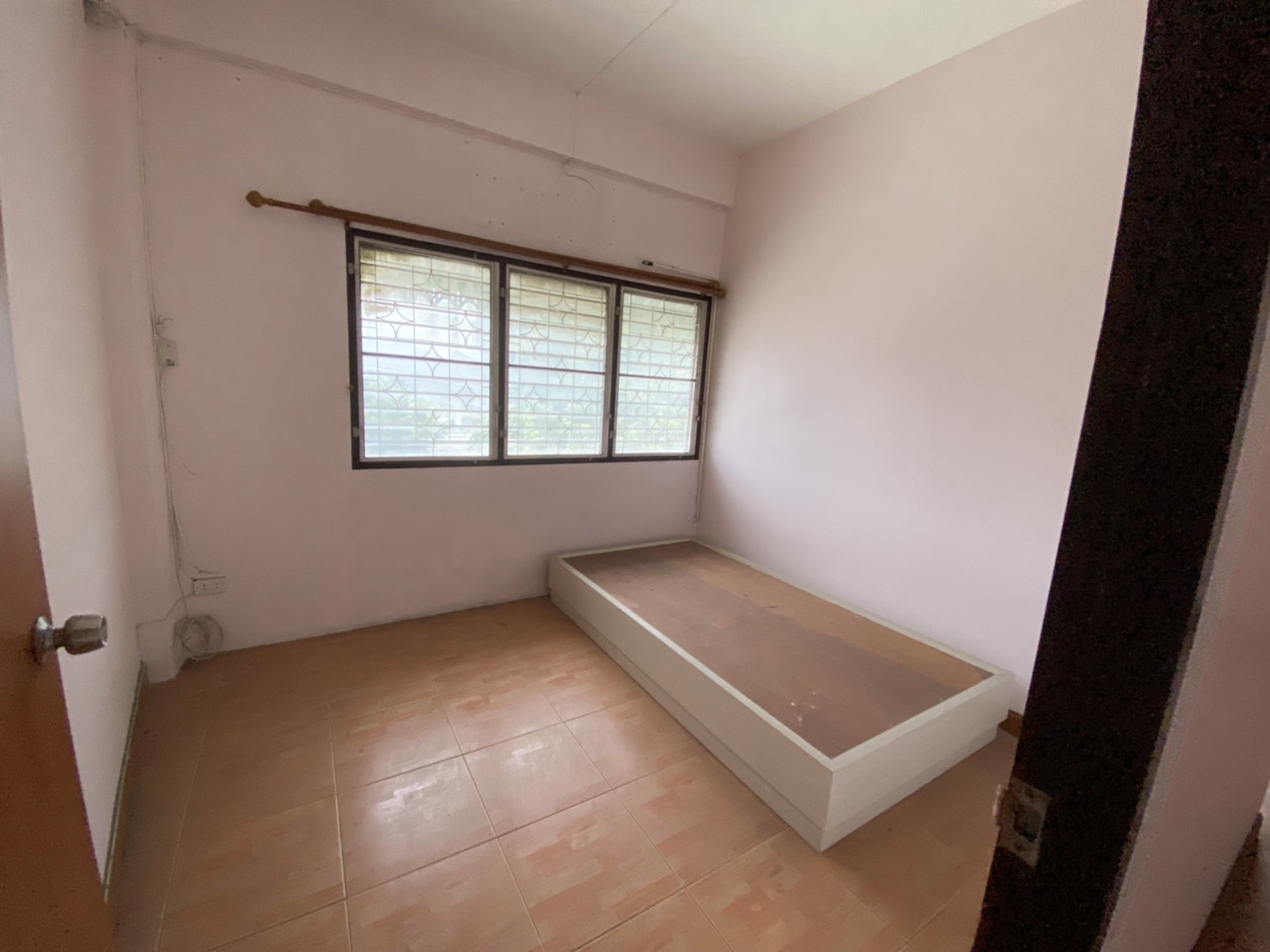 73628-ขายอาคารพาณิชย์ ถนนพระยาสัจจา แยกคีรี ชลบุรี