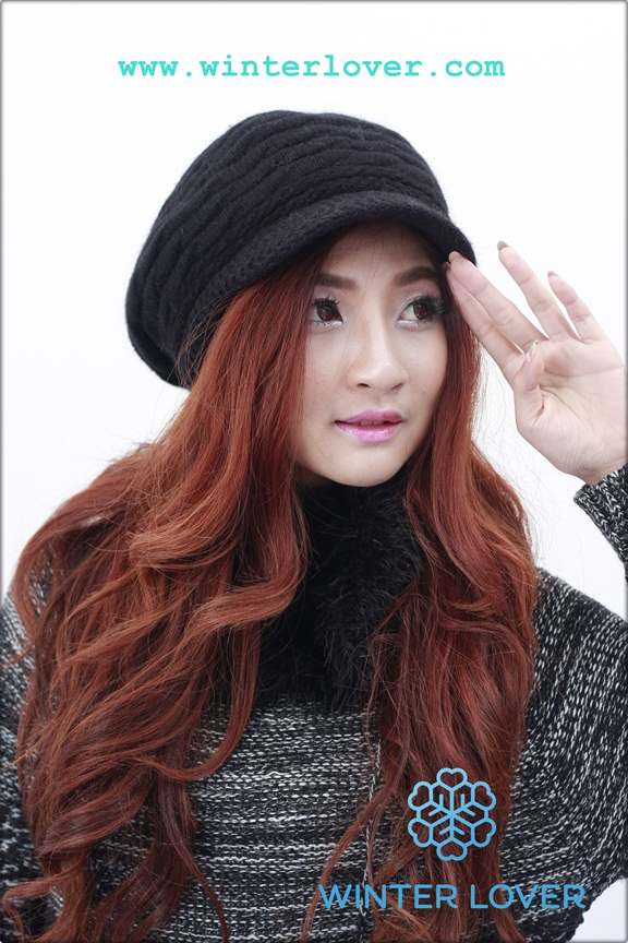 หมวกไหมพรมกันหนาวสีดำทรงแก็ปด้านในบุขนอุ่นนุ่ม(พร้อมส่ง)(Free Size)