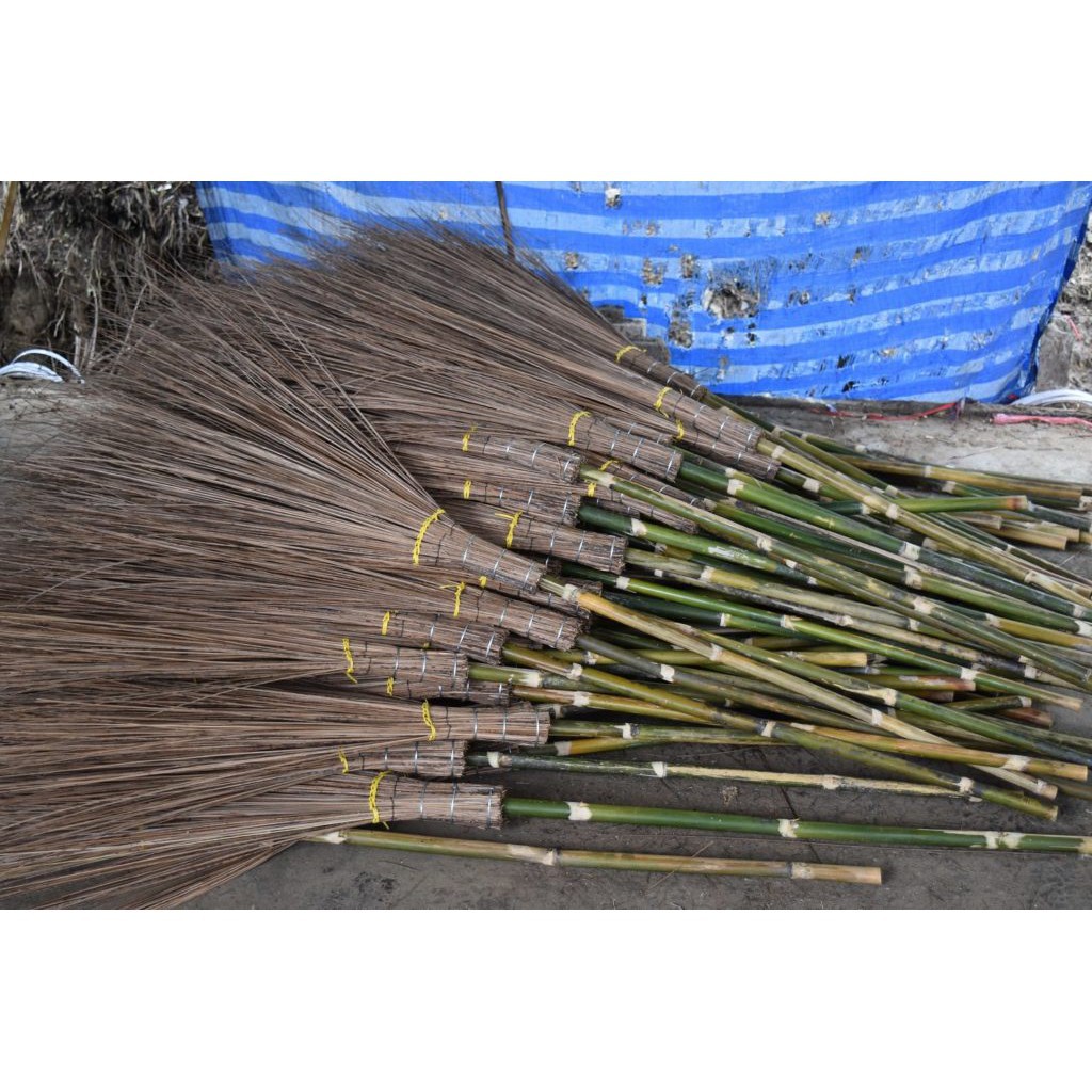 ไม้กวาดทางมะพร้าว ไม้กวาดนอกบ้าน กวาดขยะต่างๆ1ชิ้น