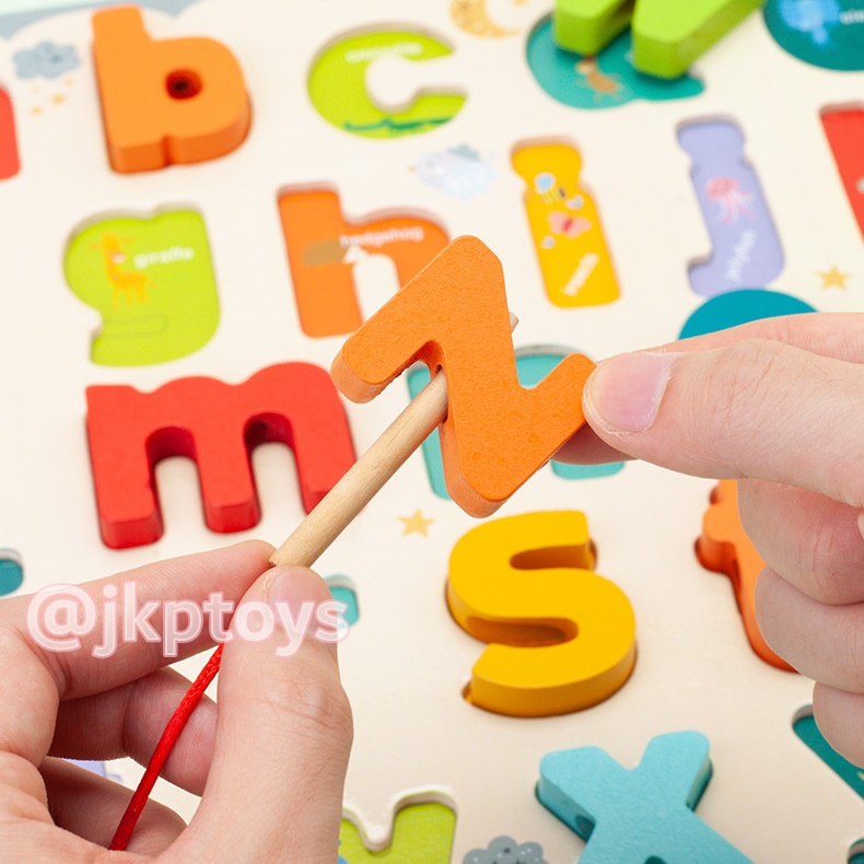 ของเล่นไม้เสริมพัฒนาการ 3 in 1 กระดานจับคู่ A-Z เล่นร้อยเชือกได้ ด้านหลังเป็นไวท์บอร์ด