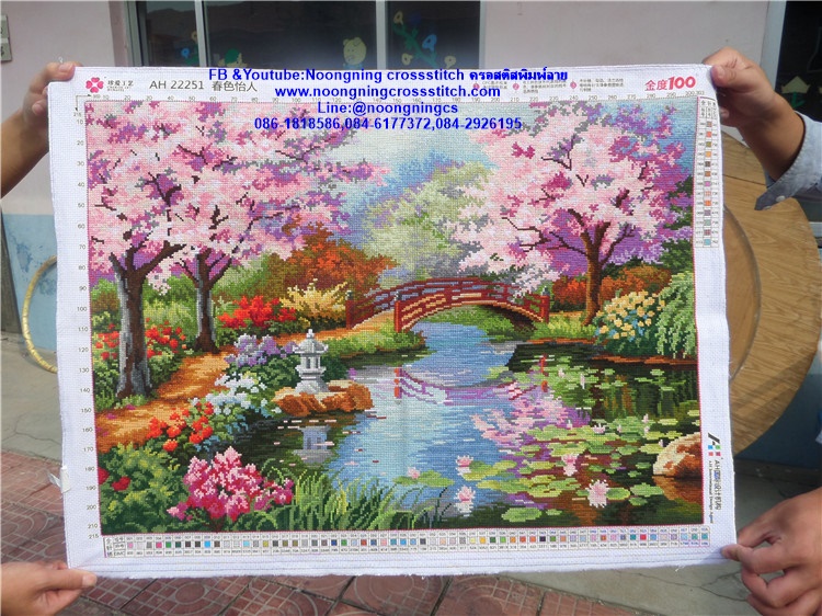 ดอกซากุระ ลำธาร ร่มเย็น ครอสติสปักสำเร็จ80x60cm ไม่รวมกรอบ งานฝีมือ DIY