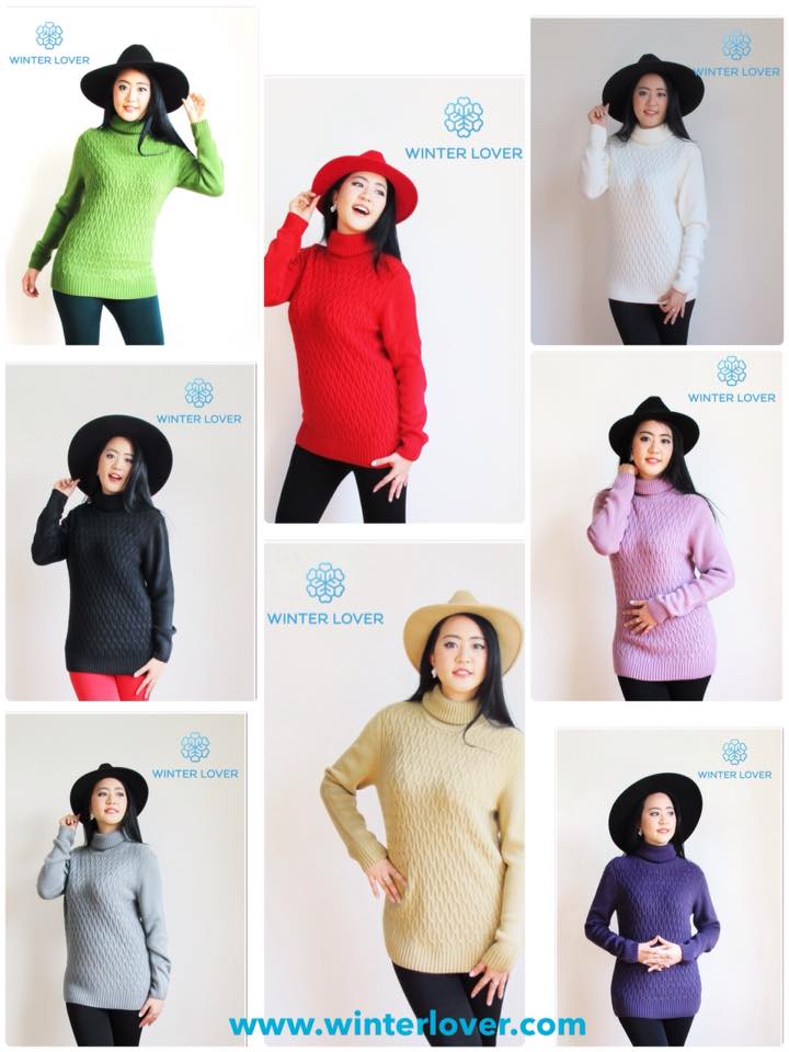 เสื้อคอเต่าไหมพรมสีเทา