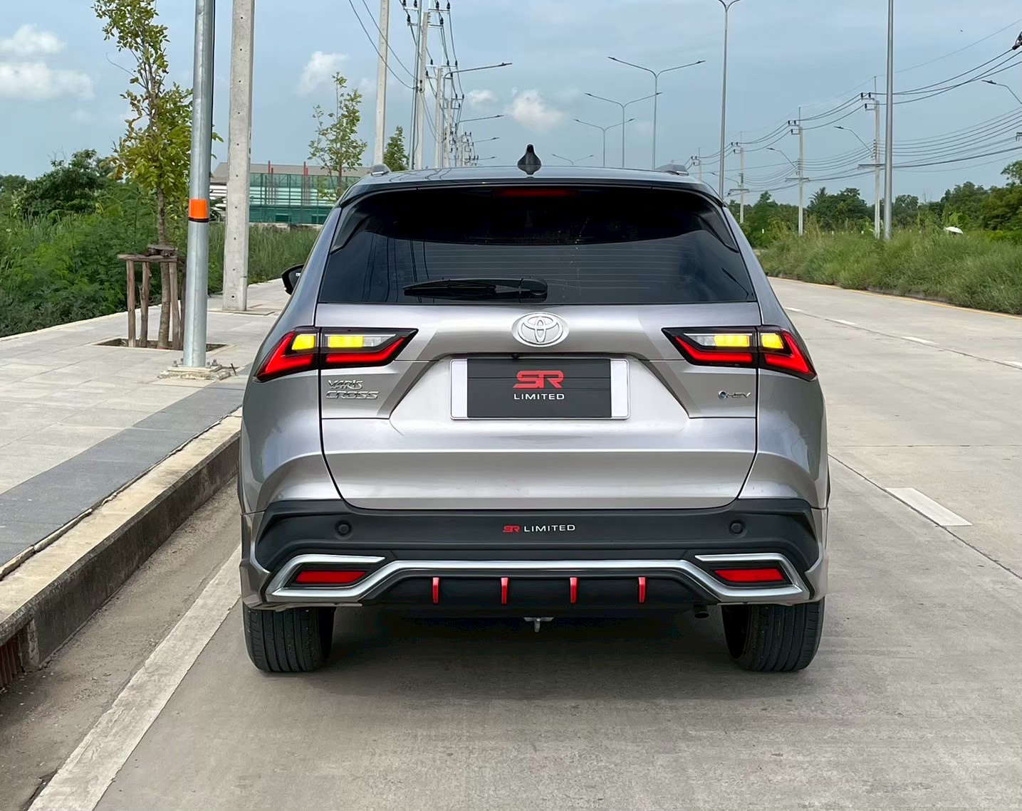 ชุดแต่งรถ-สเกิร์ต-อุปกรณ์แต่งรถ New Toyota Yaris Cross 2023-2024