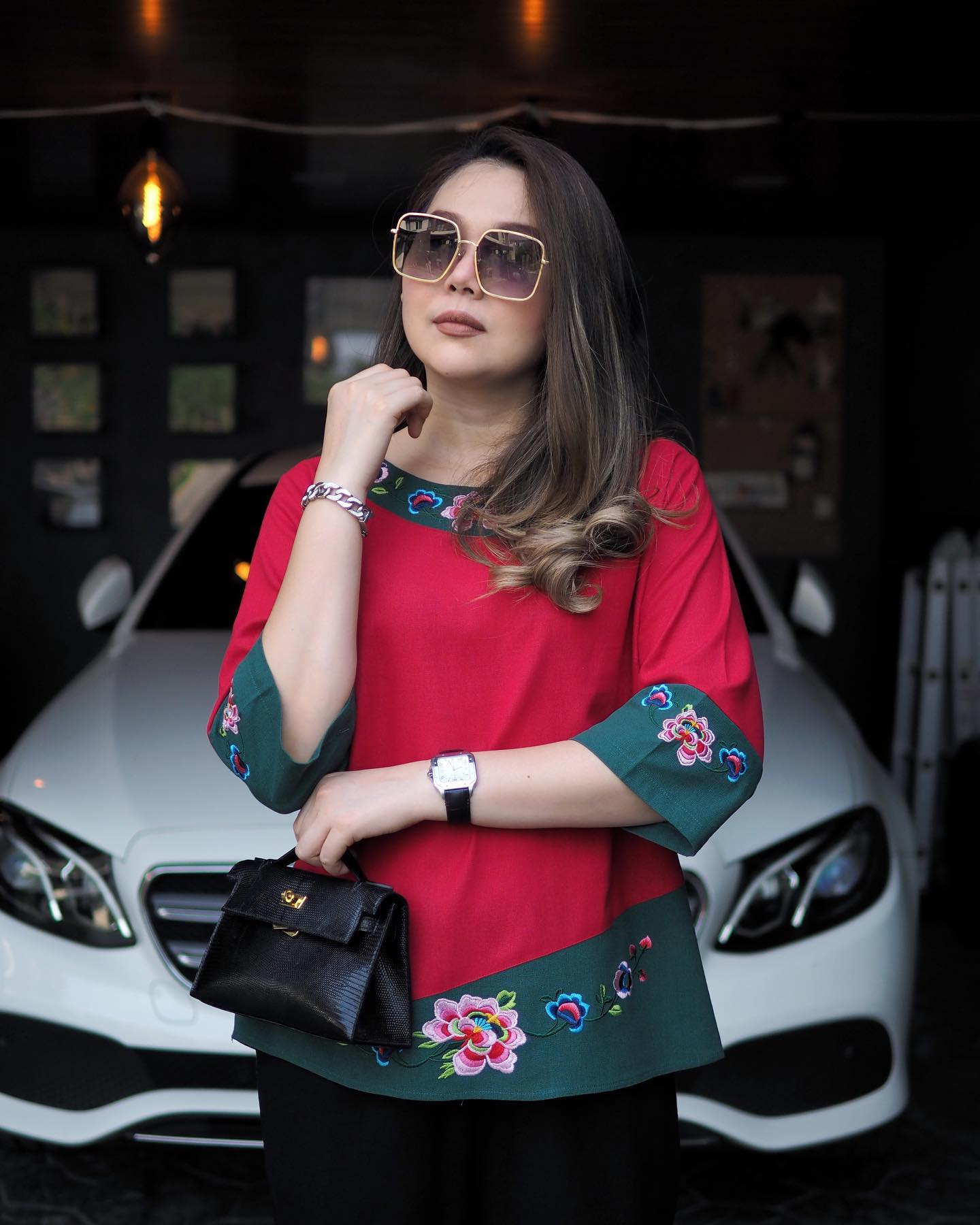 BLUEBERRY NIGHTS 14130 ชุดเซ็ตผ้าฝ้ายธรรมชาติ เสื้อผ้าฝ้ายธรรมชาติเนื้อดีเกรดพรีเมี่ยม เนื้อผ้านุ่มใส่สบายมากๆๆ ดีเทลผ้าสีพื้นตัดสลับสี ปักลวดลายดอกไม้หน้าและหลัง แพทเทิร์นกางเกงสีพื้นขายาว เอวยางยืดอิลาสติกอย่างดี มีกระเป๋าข้างซ้าย-ขวา ใส่สบายมากๆ ใส่เที