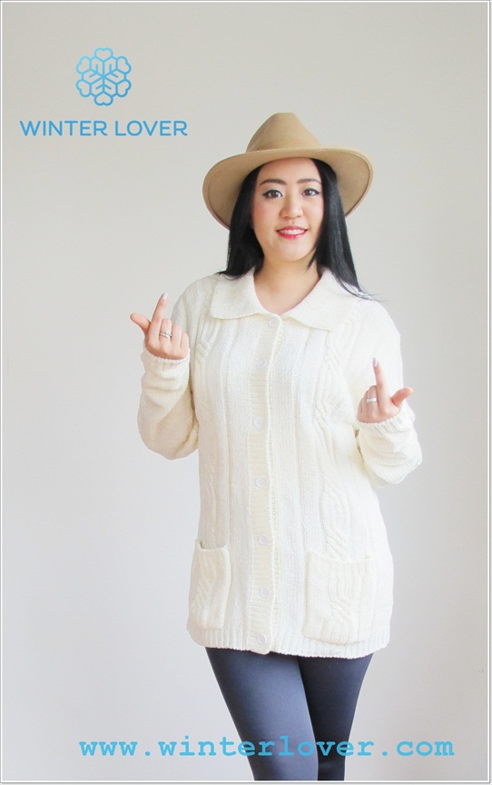 เสื้อไหมพรมกำมะหยี่สีขาว แขนยาว คอปก มีกระดุม ด้านหน้าใส่เป็นเสื้อคลุมได้ (Sizeสาวอวบ L-XL) (พร้อมส่ง)(Free Size)
