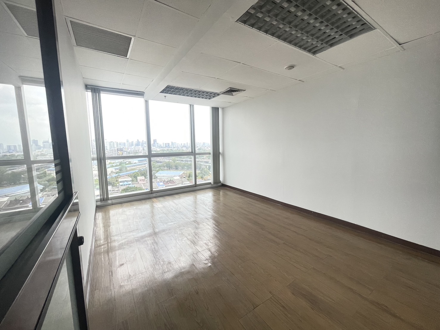 83457- ด่วน!! โปรโมชั่นลดราคา!! ให้เช่า อาคาร เจ.เพลส ทาวเวอร์ ช่องนนทรี กรุงเทพ