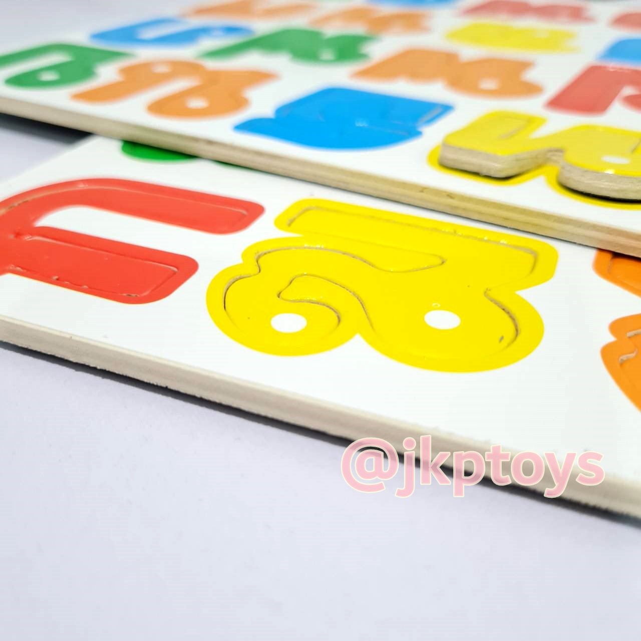 ตัวอักษรเเม่เหล็ก ติดกระดาน แม่เหล็กไม้ ตัวอักษรพยัญชนะ ก-ฮ มี 44 ตัว เเม่เหล็ก magnet ของเล่นเด็ก