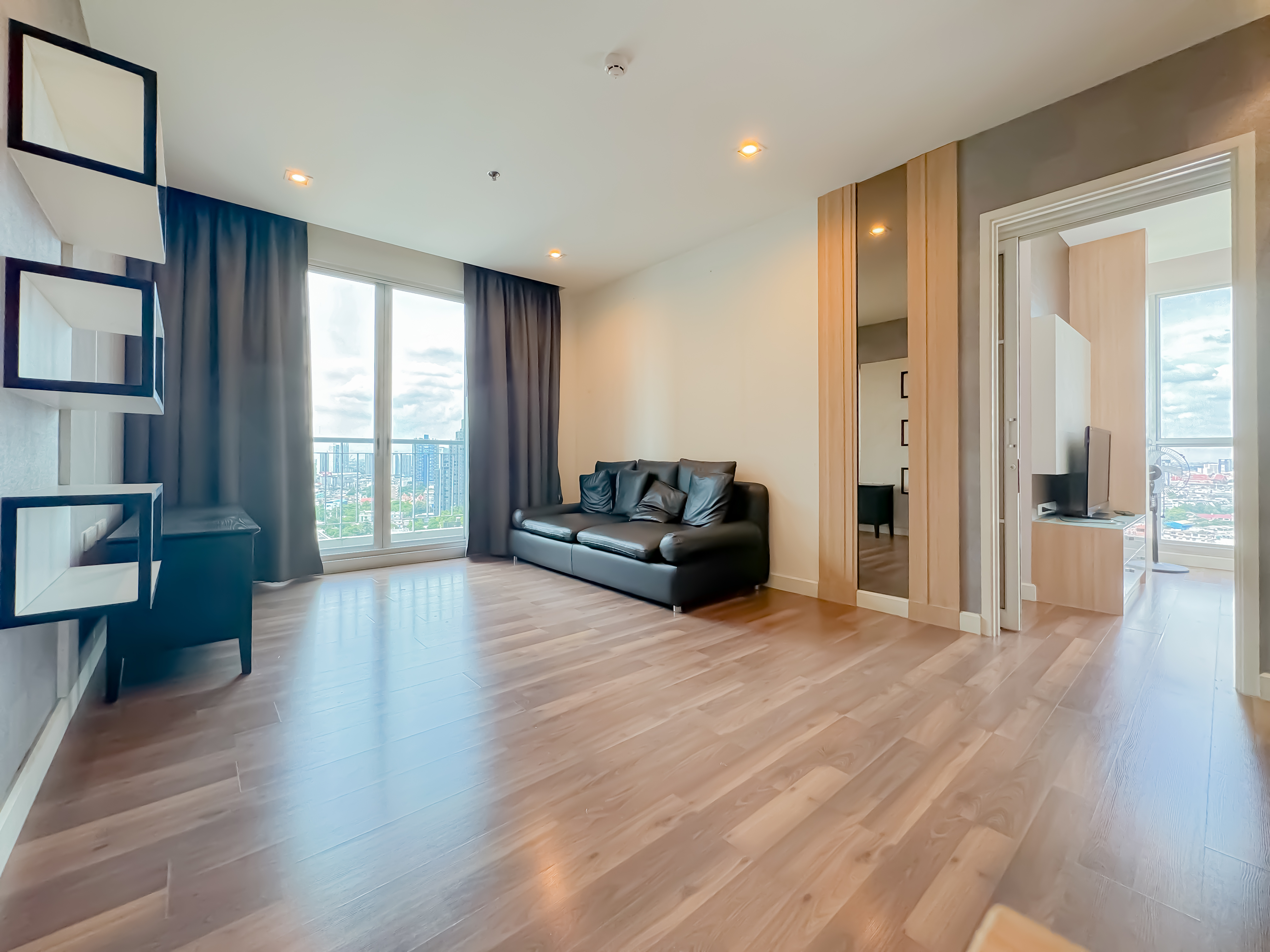 72249-ขายคอนโด The Room สาทร-ตากสิน ใกล้ BTS ตากสิน ธนบุรี กรุงเทพ