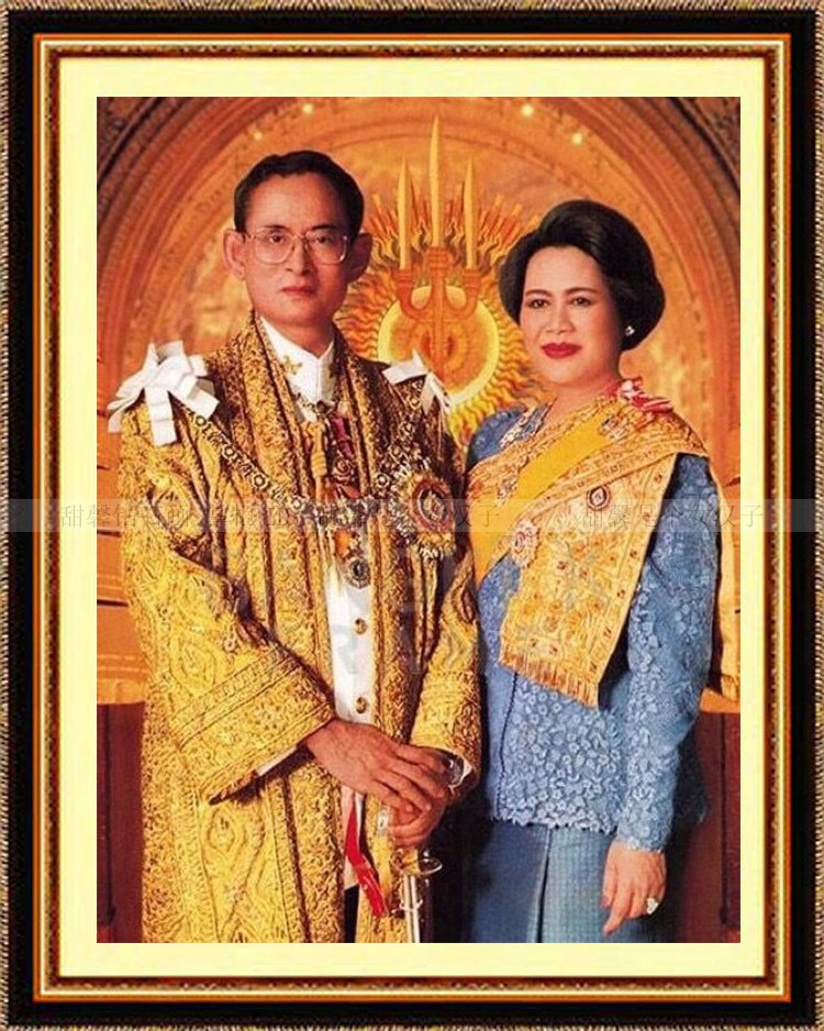 พระเจ้าอยู่หัว พระราชินีในรัชกาลที่9 ครอสติสคริสตัล Diamond painting โมเสก ภาพติดเพชร งานฝีมือทำที่บ้าน DIY