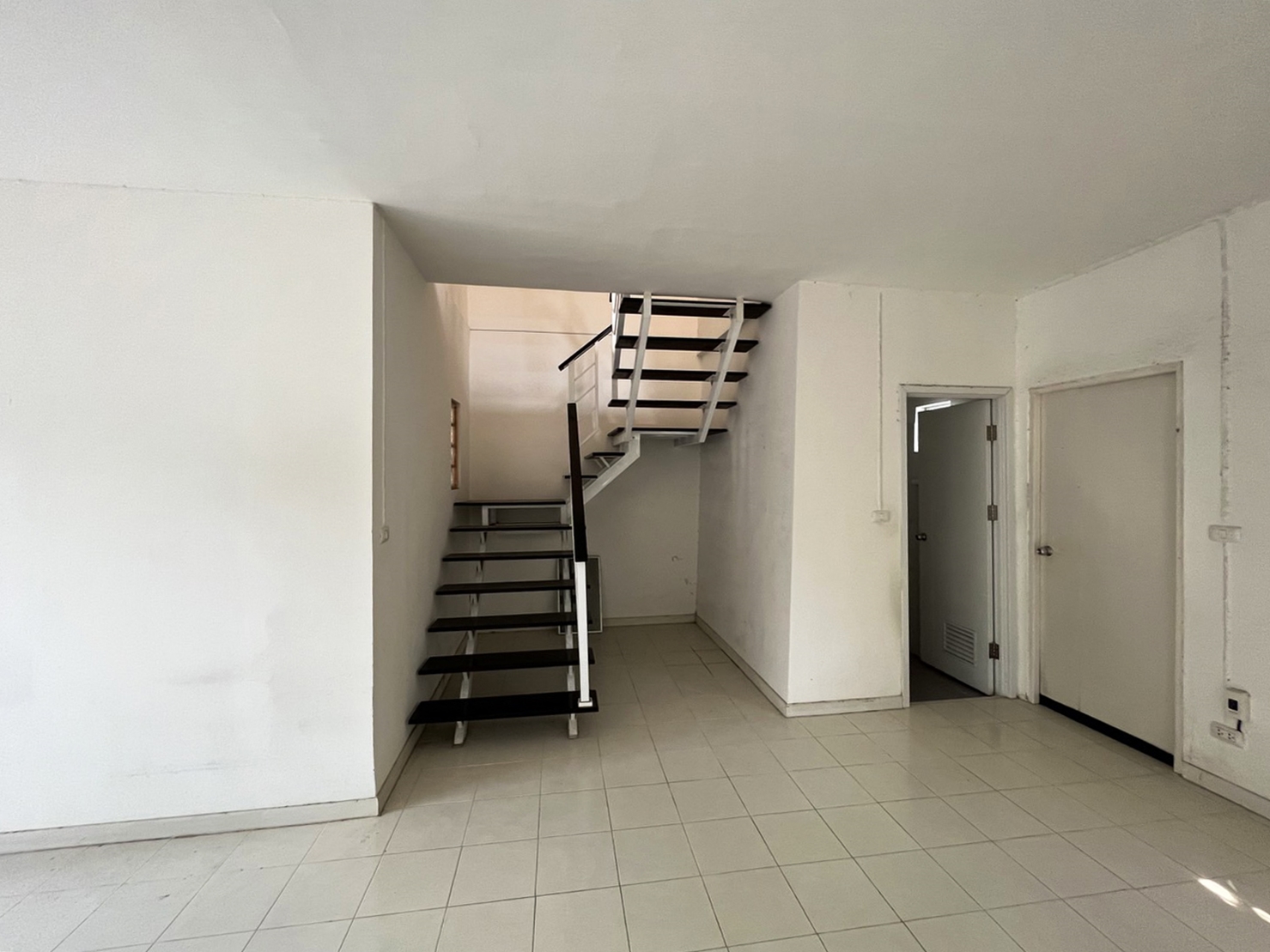 76979-ขายทาวน์เฮ้าส์ พฤกษา 63 บางกะดี ติวานนท์ ปทุมธานี