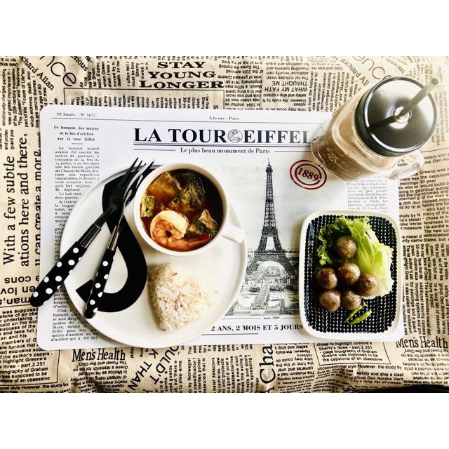 KASSA HOME แผ่นรองจาน PP ลาย La Tour Eiffel รุ่น PPCO-24185 สีขาว - ดำ แผ่นรองจาน ใช้งานได้สะดวก