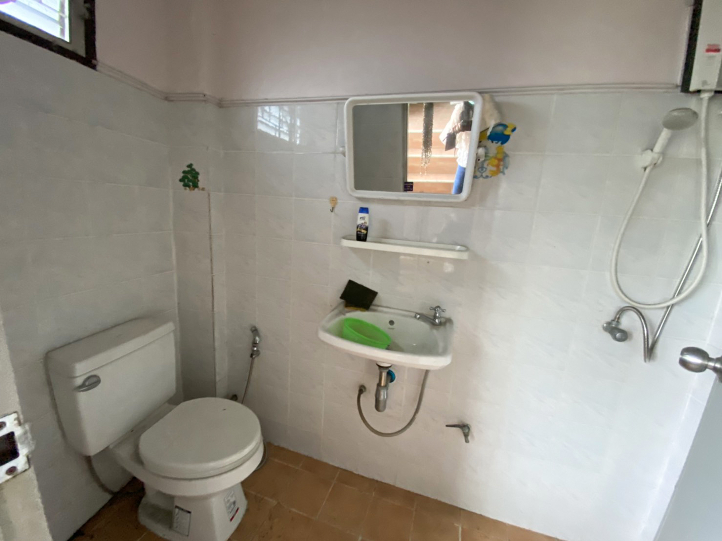 73628-ขายอาคารพาณิชย์ ถนนพระยาสัจจา แยกคีรี ชลบุรี