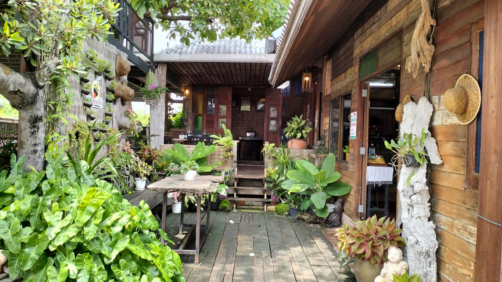 81551-ขายที่ดินพร้อมอาคาร อำเภอเมือง จังหวัดลพบุรี