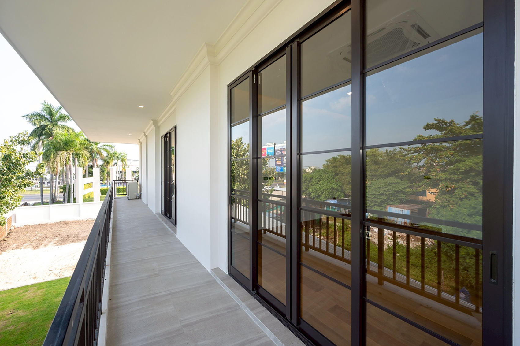 ขายบ้านหรูลดาวัลย์ ลากูน รังสิต-ปทุมธานี 129 ตร.ว. Modern Luxury