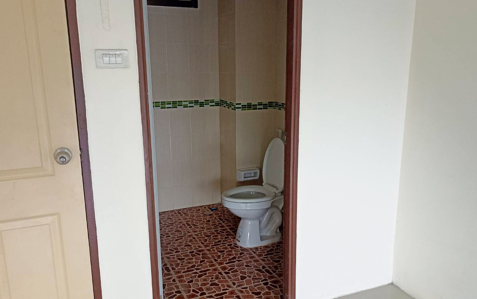 75010-ขายอาคารพาณิช์ หลังมุม สุรณรงค์ 10 ถนนสุขุมวิท บ้านสวน ชลบุรี