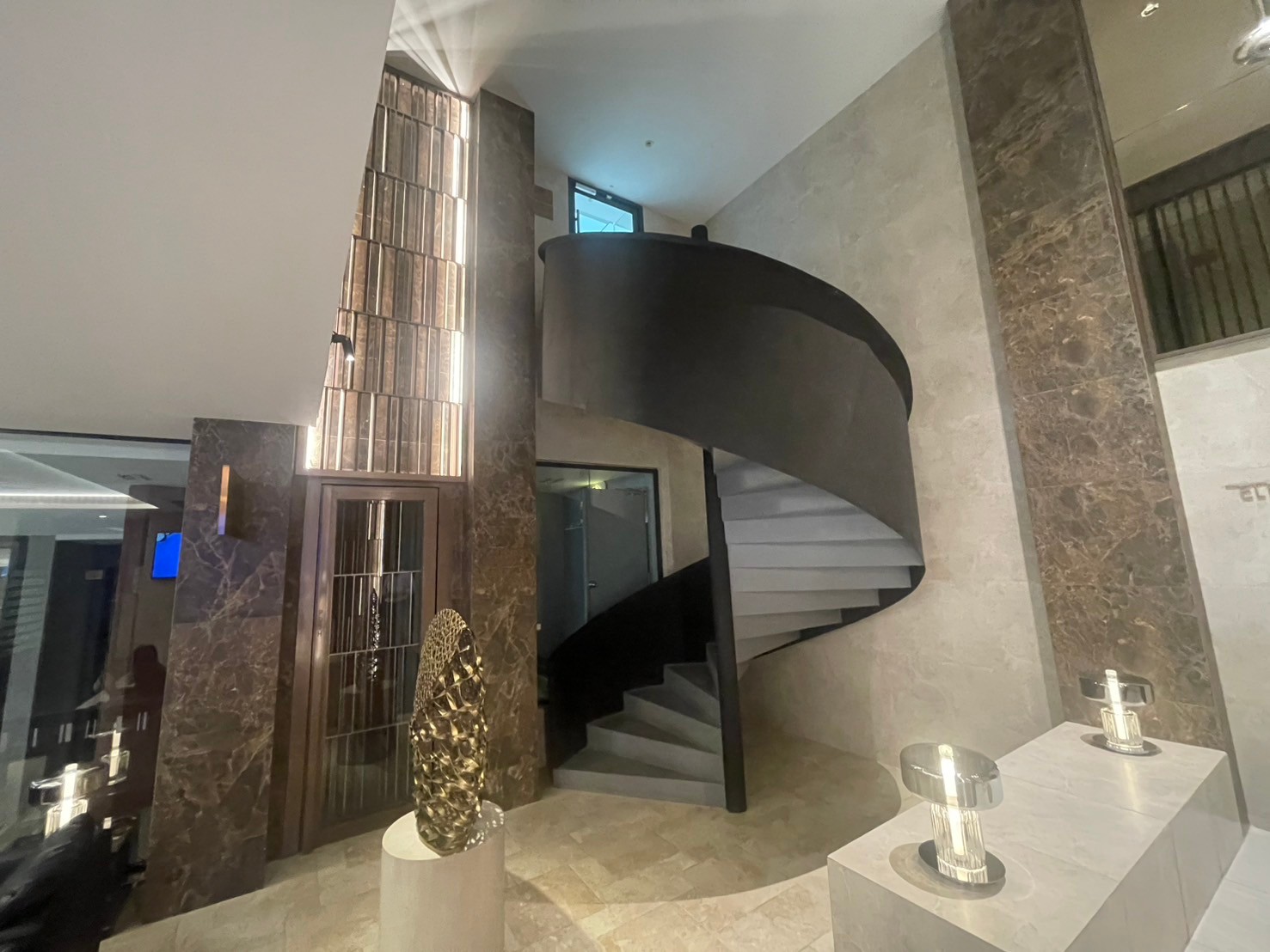 83483-ขายคอนโด รูเนะสุ ทองหล่อ 5 คอนโดพร้อมอยู่สไตล์ญี่ปุ่น กรุงเทพ