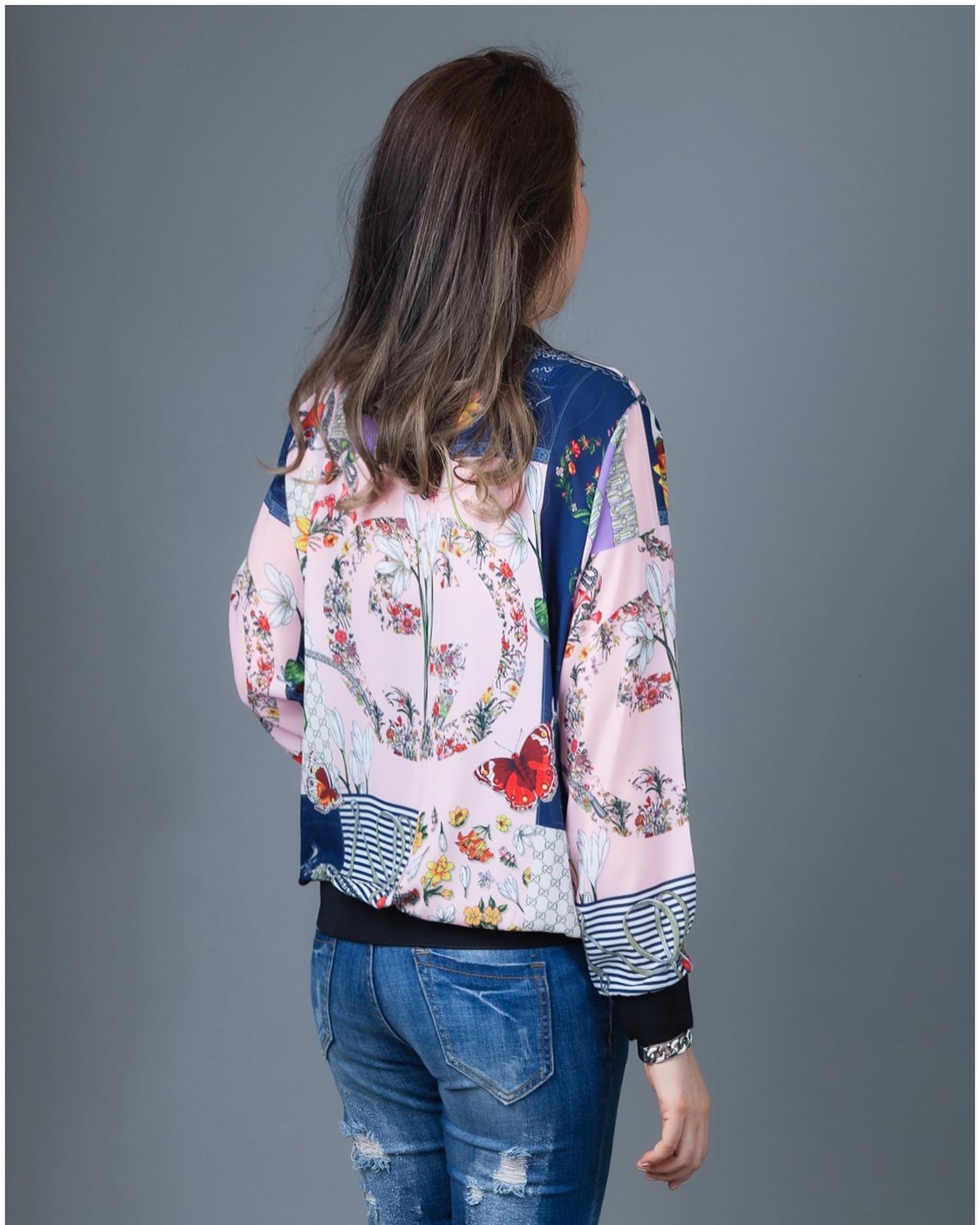 Sale+++#Blueberry Nights B3690 เสื้อทีเชิ้ตแขนยาว ผ้าโพลีเอสเตอร์ผสมเนื้อนุ่มเกรดพรีเมี่ยม ตัดเย็บสวยเนี้ยบสไตล์แบรนด์เนมสุดหรู ดีเทลพิมพ์ลายแบรนด์เนมสีคมชัดสวยเป๊ะ เหมาะสำหรับสาวๆๆรอบอก(36-46) ใส่สวยได้ทุกๆโอกาส หรูหราไฮคลาส ใส่สบายมากค่ะ 3 แบรนด์สไตล์ N