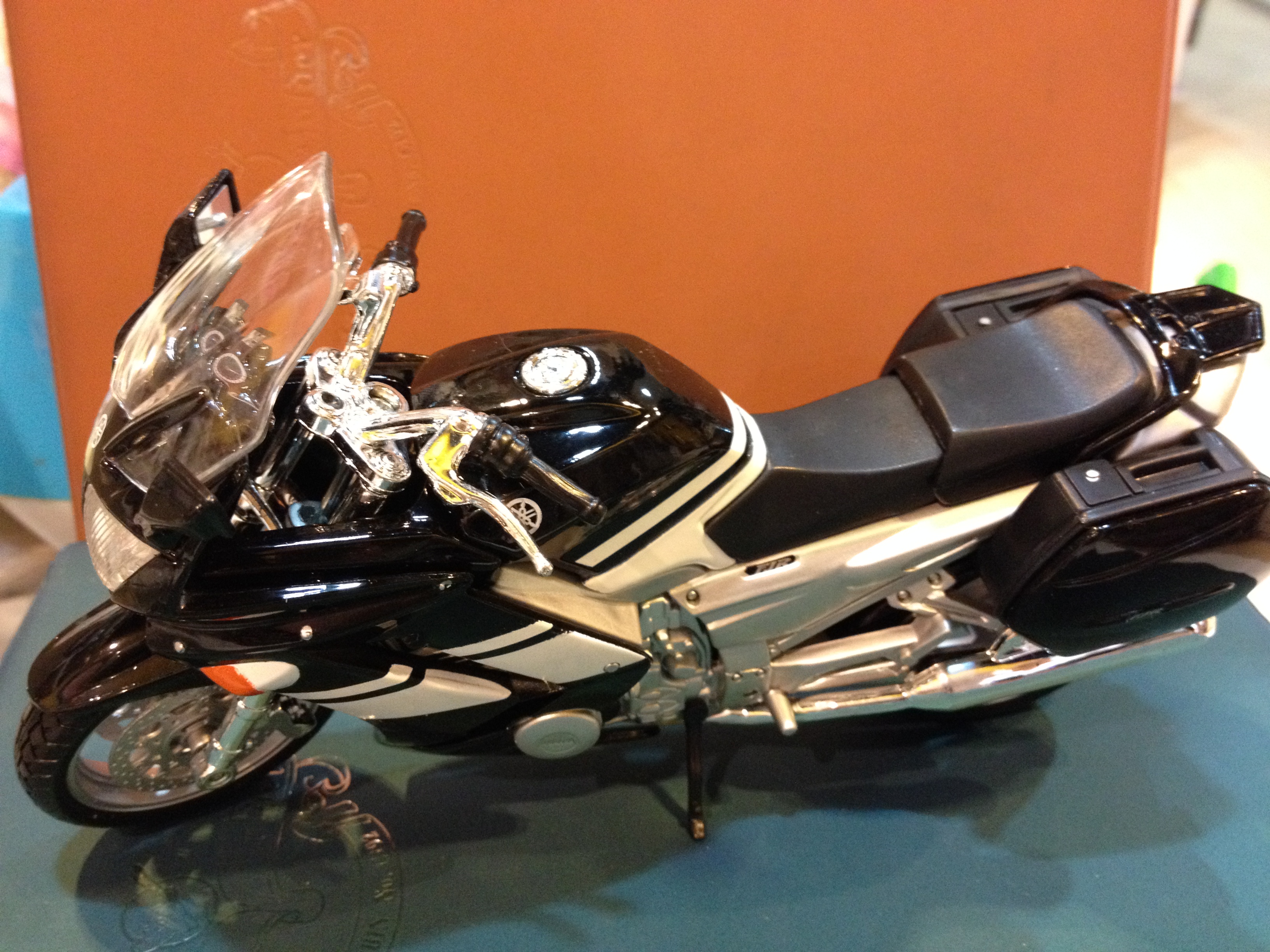 1:12 2006 YAMAHA FLR 1300