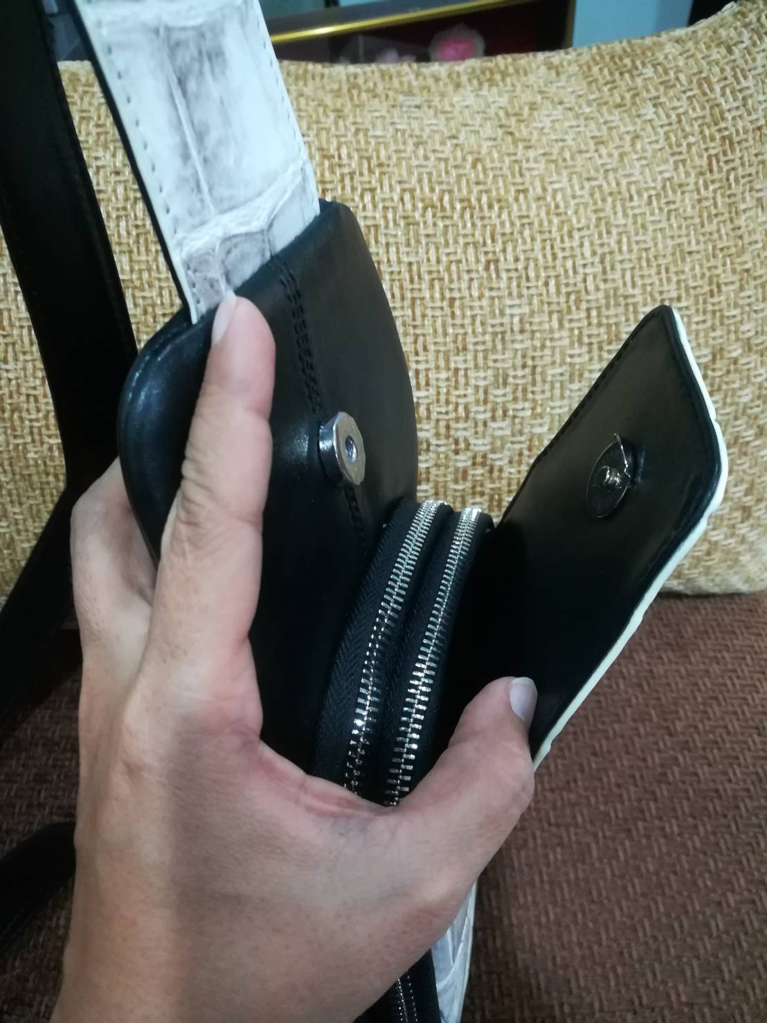 กระเป๋าหนังจระเข้แท้คาดไหล่, คาดหลัง, สะพายลำลอง