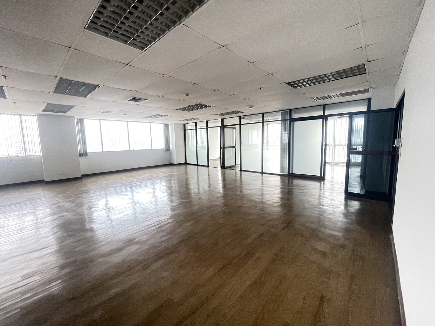 83457- ด่วน!! โปรโมชั่นลดราคา!! ให้เช่า อาคาร เจ.เพลส ทาวเวอร์ ช่องนนทรี กรุงเทพ